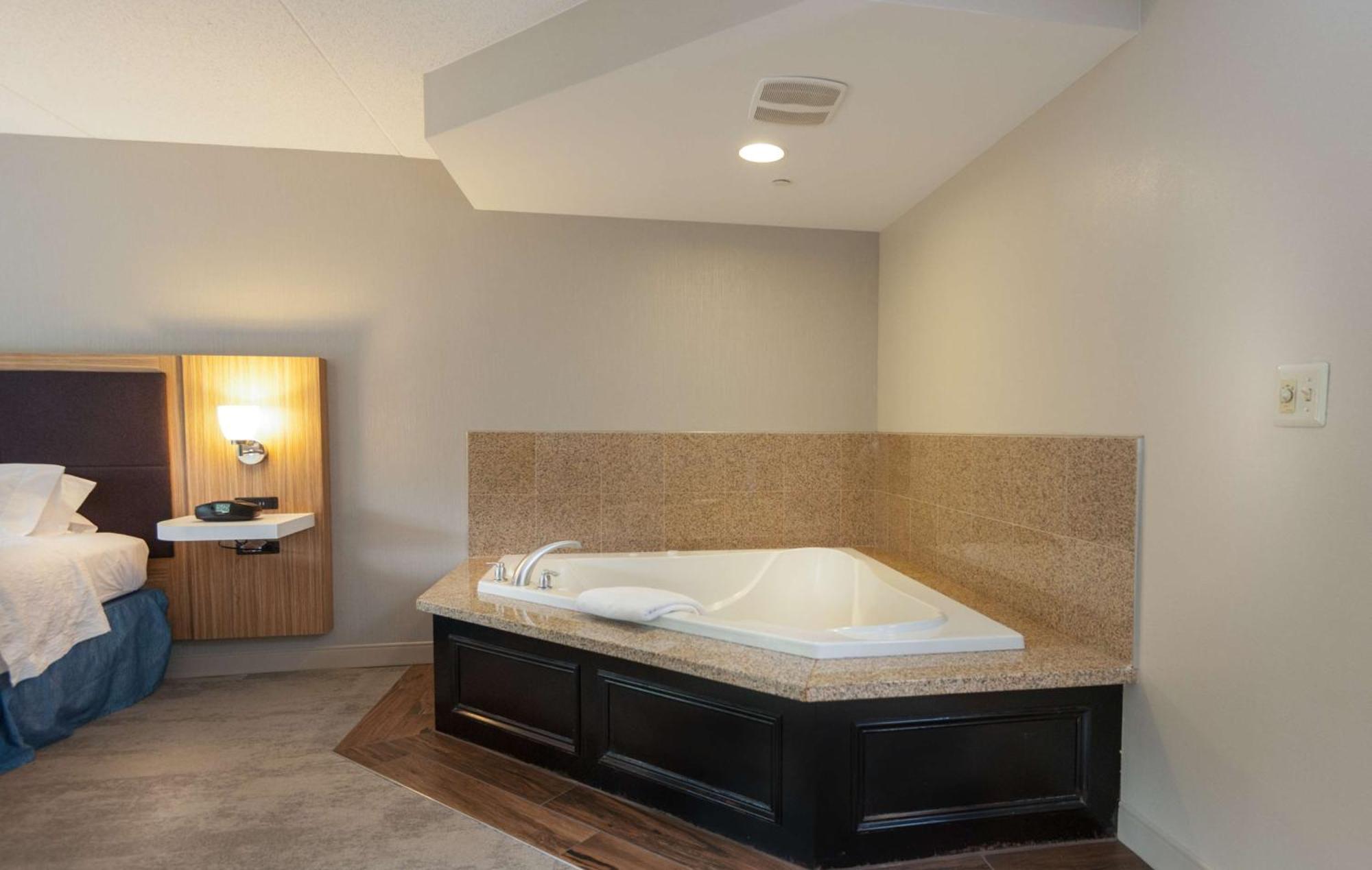 Hampton Doylestown Hotel Warrington