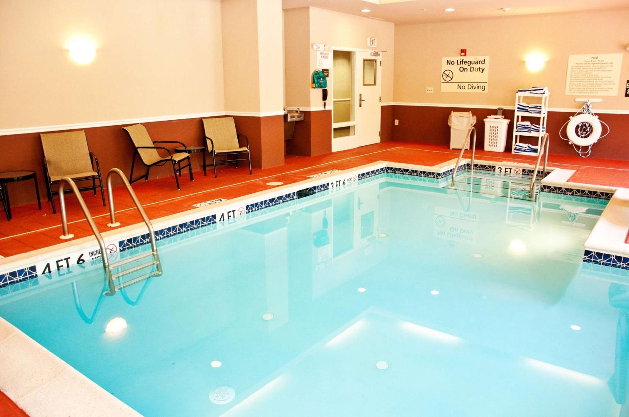 Hampton Doylestown Hotel